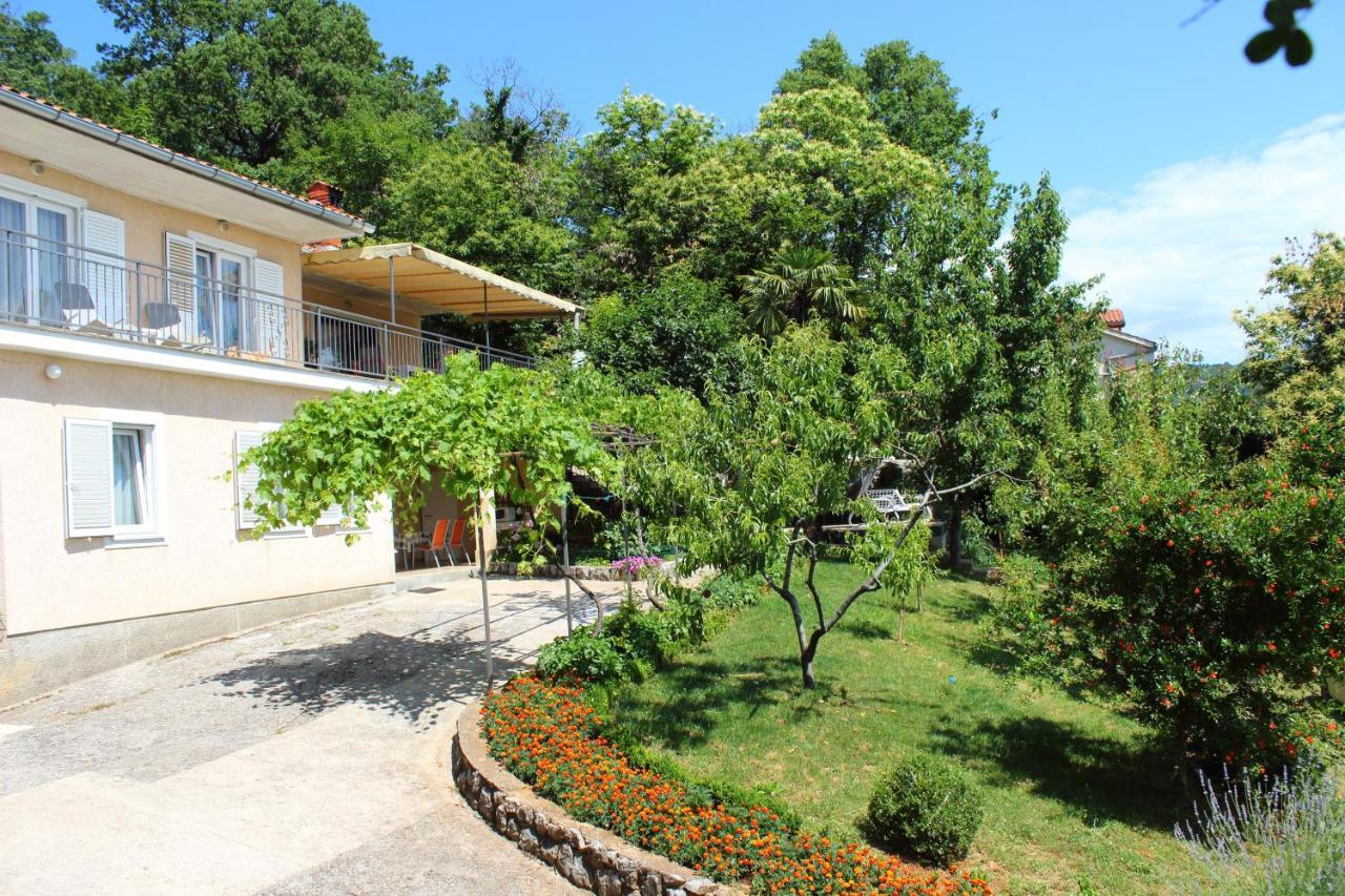 לובראן Apartments Basan מראה חיצוני תמונה