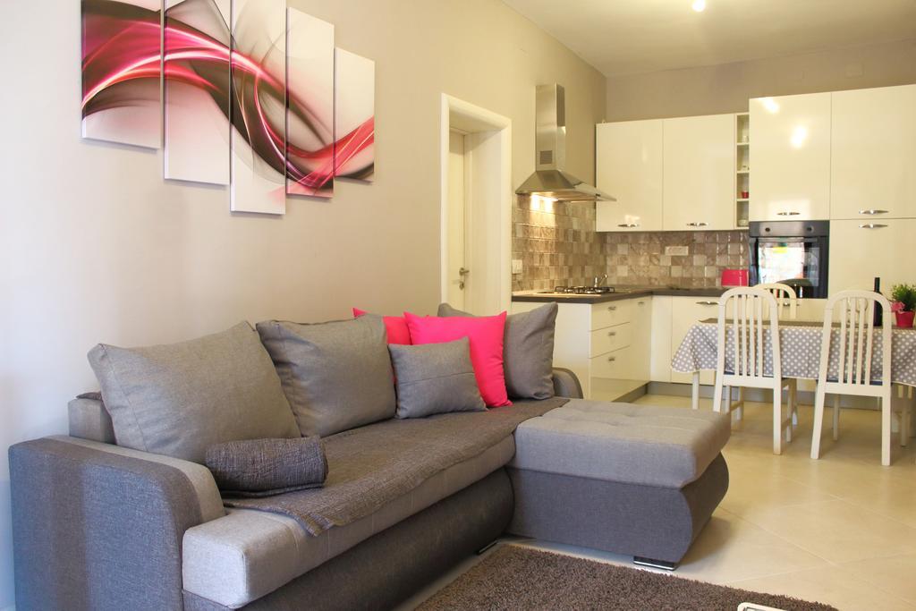 לובראן Apartments Basan מראה חיצוני תמונה